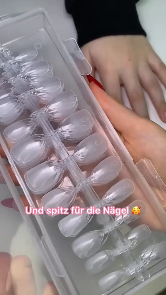 Vorbereitung der Nägel mit Mandeltipps