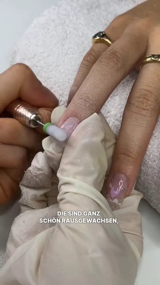 alte Nägel der Freundin meines Bruders