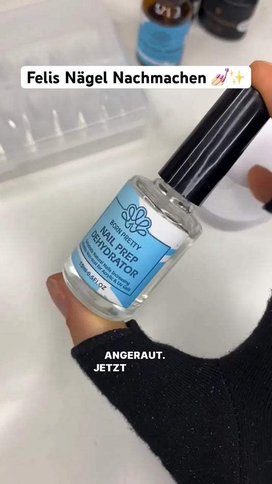 Nägel mit Feile angeraut
